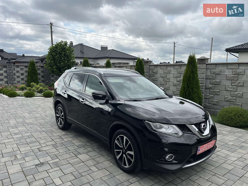 Внедорожник / Кроссовер Nissan X-Trail 2015 в Ровно