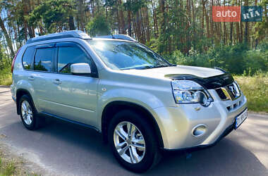 Внедорожник / Кроссовер Nissan X-Trail 2014 в 
