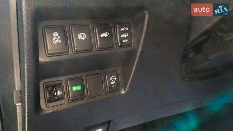 Позашляховик / Кросовер Nissan X-Trail 2015 в Львові