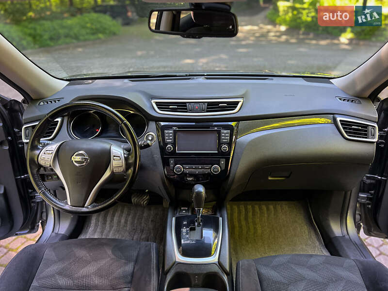 Позашляховик / Кросовер Nissan X-Trail 2015 в Львові