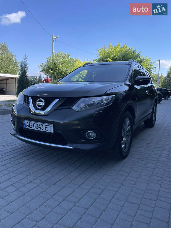 Позашляховик / Кросовер Nissan X-Trail 2015 в Дніпрі