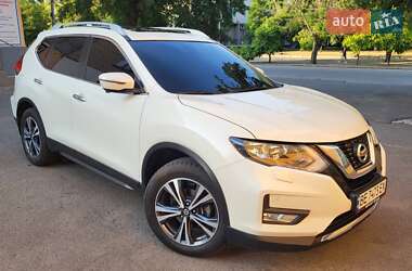 Внедорожник / Кроссовер Nissan X-Trail 2017 в Вознесенске