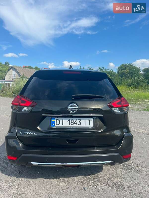 Позашляховик / Кросовер Nissan X-Trail 2017 в Городку