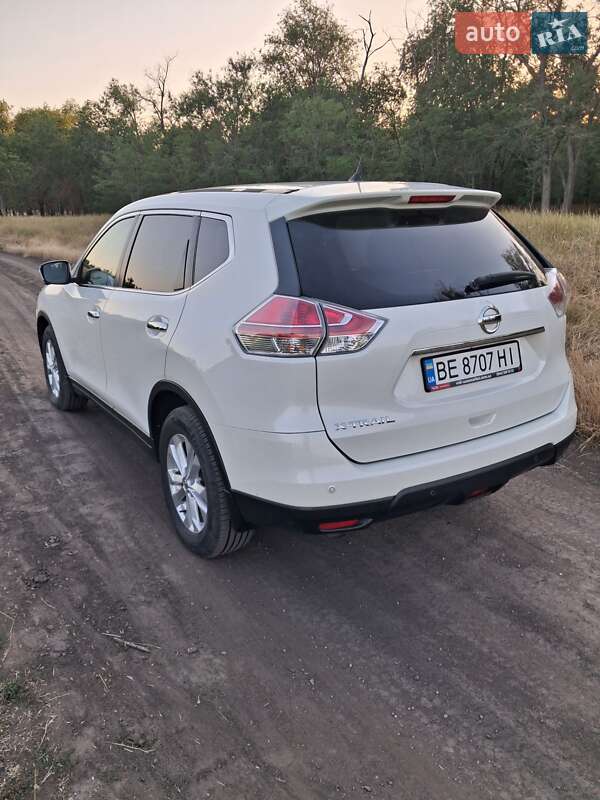 Внедорожник / Кроссовер Nissan X-Trail 2016 в Братском