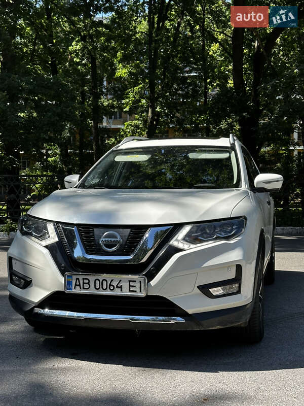 Внедорожник / Кроссовер Nissan X-Trail 2017 в Киеве