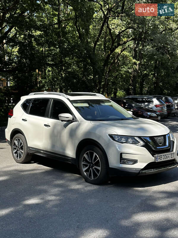 Внедорожник / Кроссовер Nissan X-Trail 2017 в Киеве