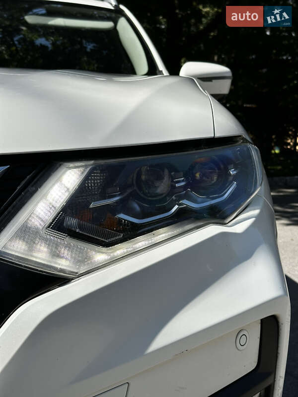 Внедорожник / Кроссовер Nissan X-Trail 2017 в Киеве