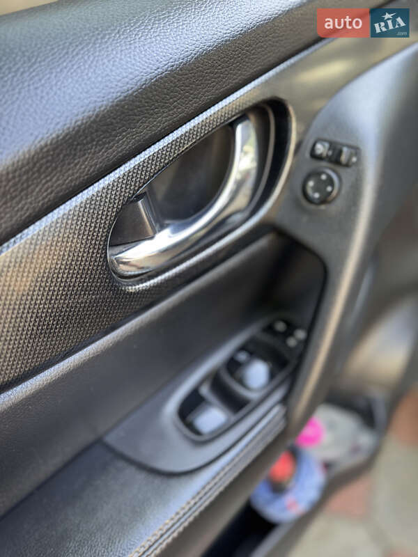 Позашляховик / Кросовер Nissan X-Trail 2016 в Тернополі