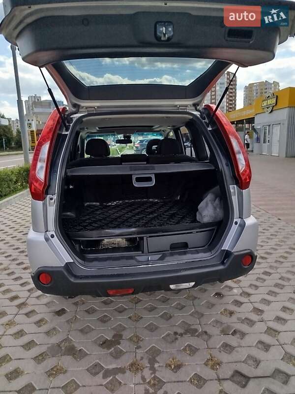 Позашляховик / Кросовер Nissan X-Trail 2012 в Києві