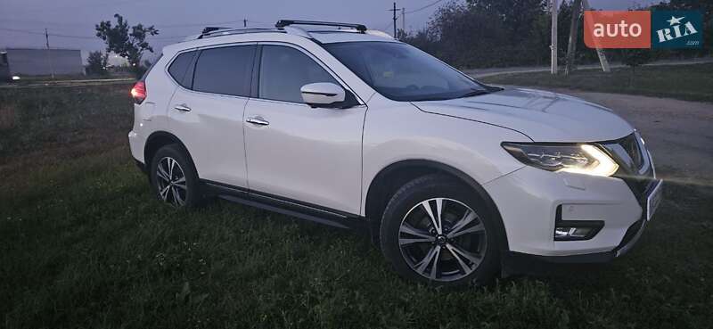 Внедорожник / Кроссовер Nissan X-Trail 2018 в Павлограде