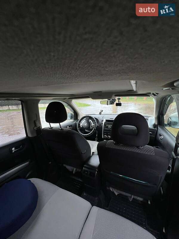 Внедорожник / Кроссовер Nissan X-Trail 2010 в Новояворовске