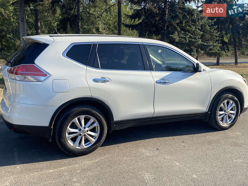 Позашляховик / Кросовер Nissan X-Trail 2016 в Кривому Розі