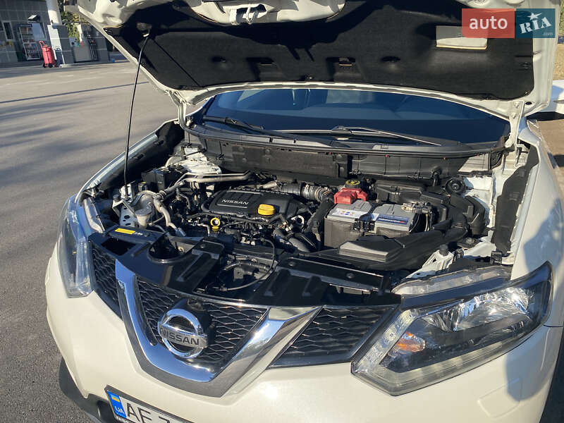 Позашляховик / Кросовер Nissan X-Trail 2016 в Кривому Розі