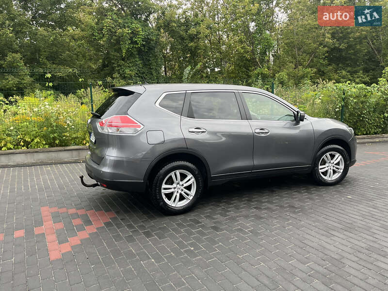 Позашляховик / Кросовер Nissan X-Trail 2015 в Рівному
