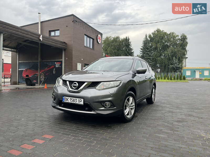 Позашляховик / Кросовер Nissan X-Trail 2015 в Рівному
