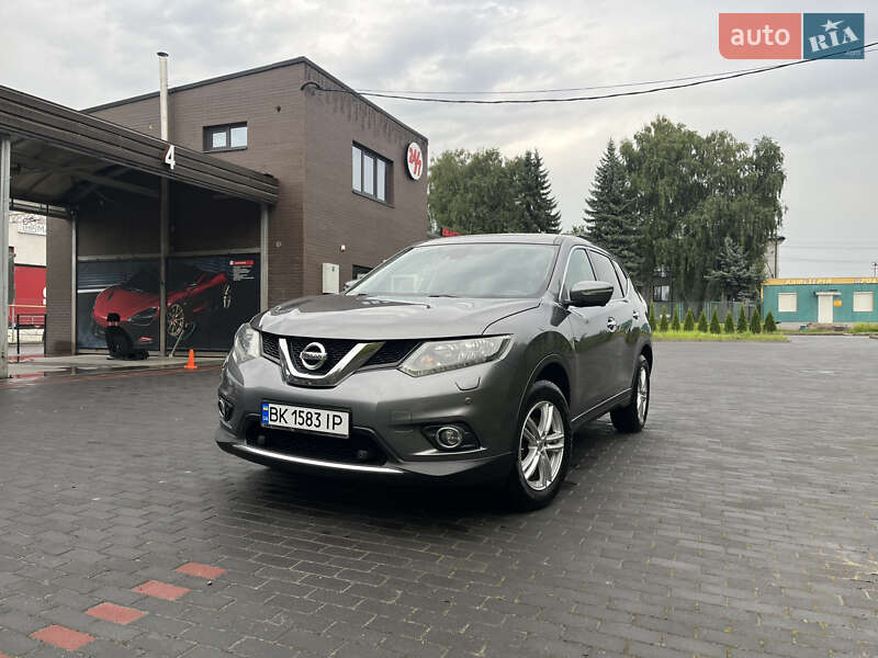 Позашляховик / Кросовер Nissan X-Trail 2015 в Рівному
