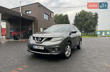 Внедорожник / Кроссовер Nissan X-Trail 2015 в 