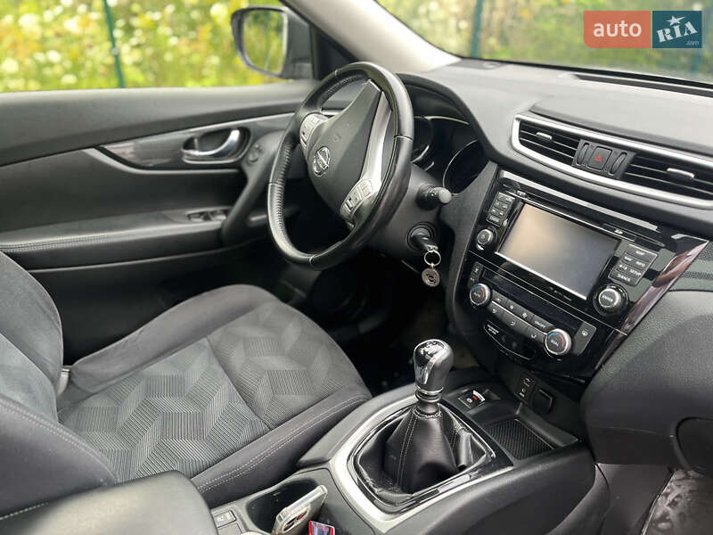 Позашляховик / Кросовер Nissan X-Trail 2015 в Рівному