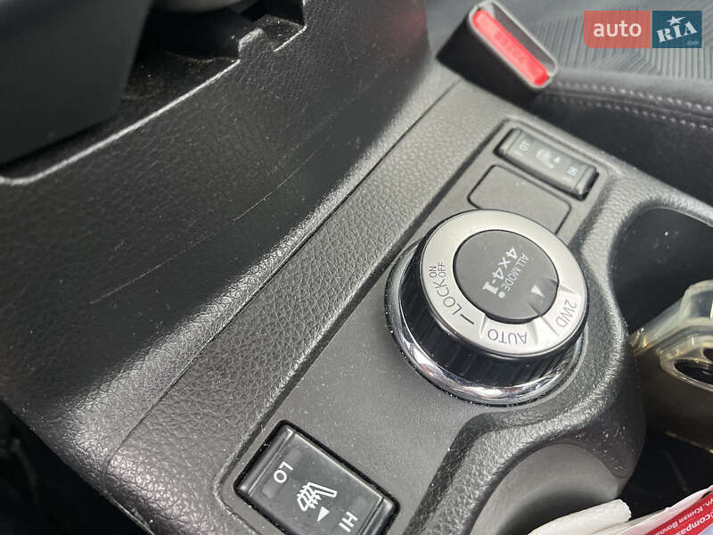 Позашляховик / Кросовер Nissan X-Trail 2015 в Рівному