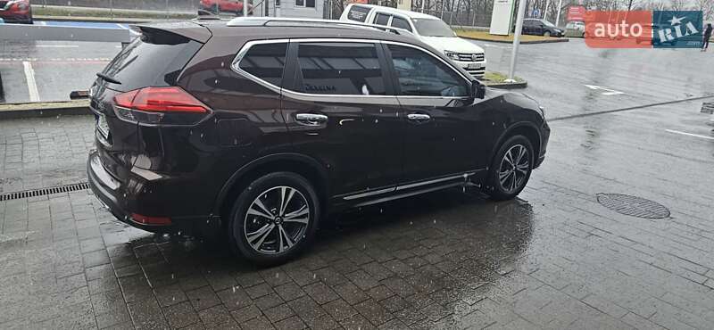 Внедорожник / Кроссовер Nissan X-Trail 2021 в Косове