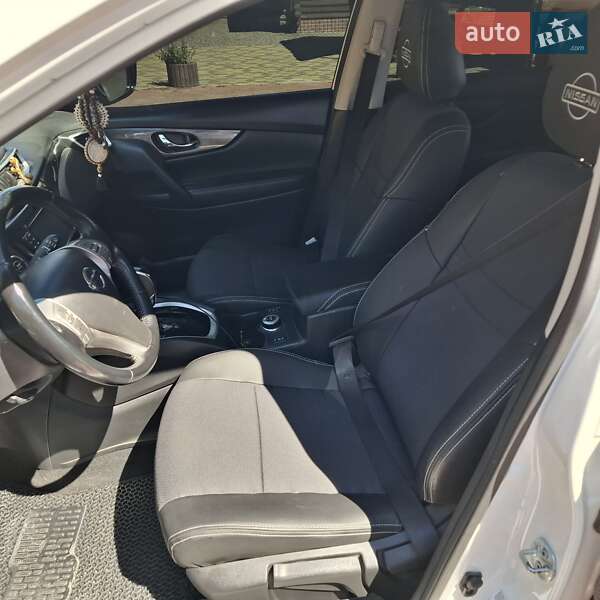 Позашляховик / Кросовер Nissan X-Trail 2017 в Первомайську