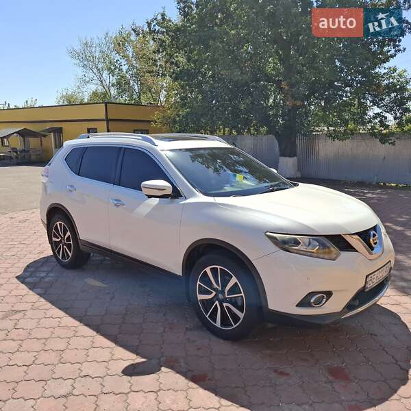 Позашляховик / Кросовер Nissan X-Trail 2017 в Первомайську
