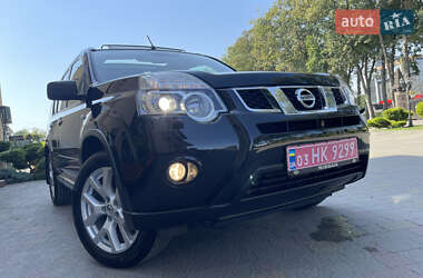 Позашляховик / Кросовер Nissan X-Trail 2012 в 