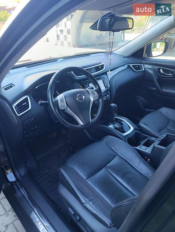 Позашляховик / Кросовер Nissan X-Trail 2017 в Івано-Франківську