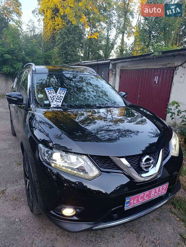 Позашляховик / Кросовер Nissan X-Trail 2017 в Івано-Франківську