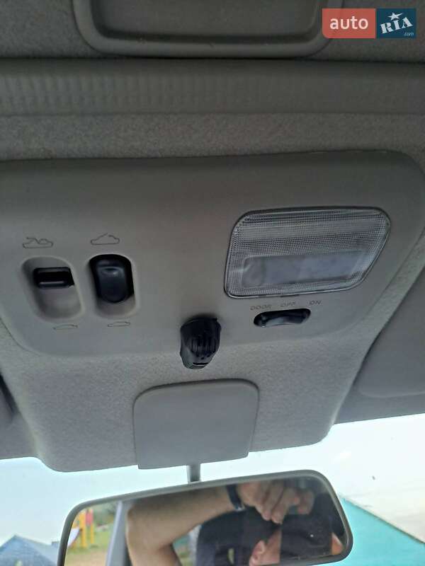 Позашляховик / Кросовер Nissan X-Trail 2006 в Володимирі