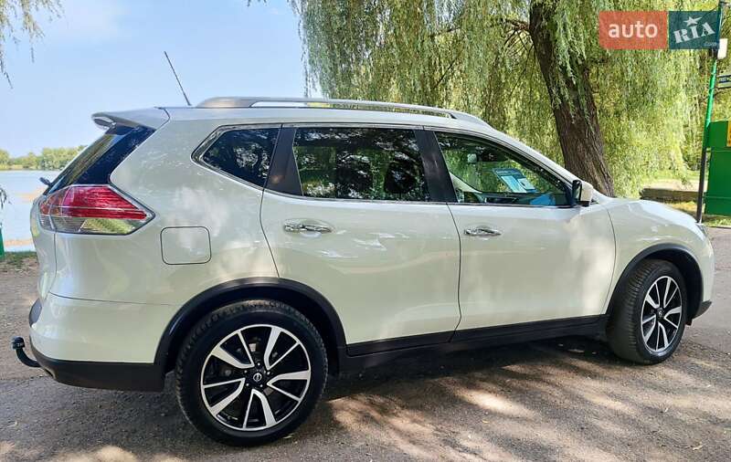 Внедорожник / Кроссовер Nissan X-Trail 2017 в Надворной