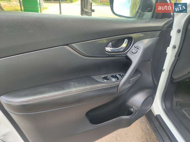 Внедорожник / Кроссовер Nissan X-Trail 2017 в Надворной