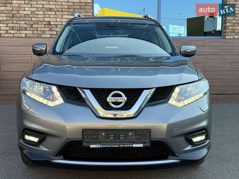 Внедорожник / Кроссовер Nissan X-Trail 2016 в Киеве