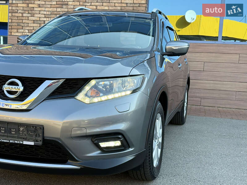 Внедорожник / Кроссовер Nissan X-Trail 2016 в Киеве