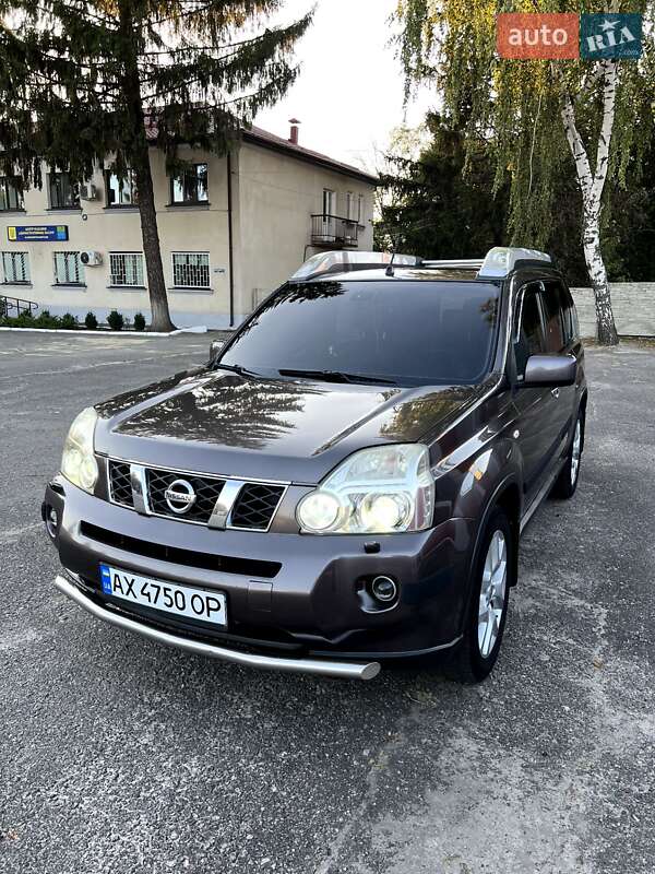 Внедорожник / Кроссовер Nissan X-Trail 2008 в Валках