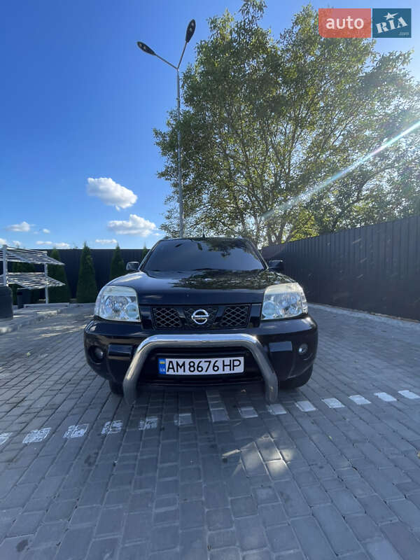 Внедорожник / Кроссовер Nissan X-Trail 2004 в Звягеле