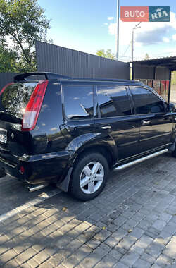 Позашляховик / Кросовер Nissan X-Trail 2004 в Звягелі