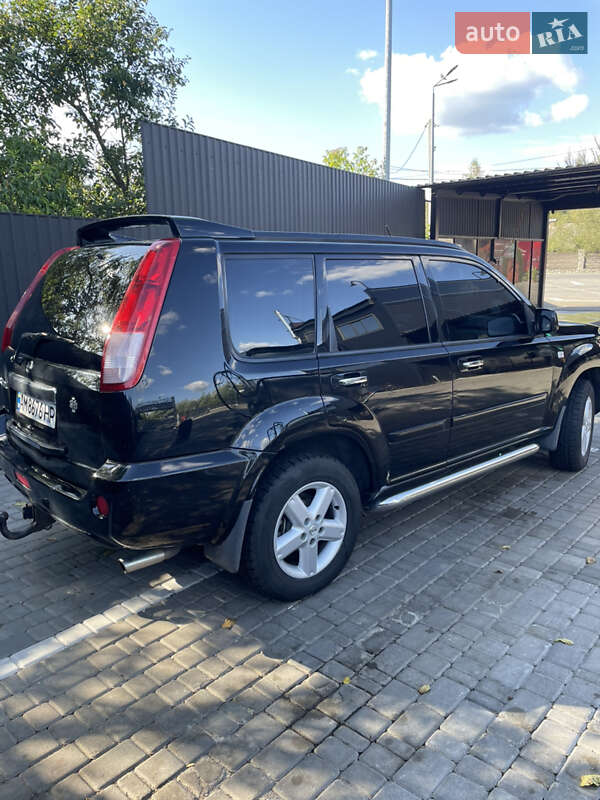 Внедорожник / Кроссовер Nissan X-Trail 2004 в Звягеле