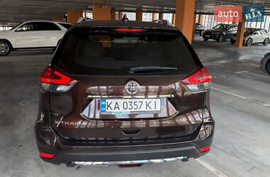 Внедорожник / Кроссовер Nissan X-Trail 2018 в 