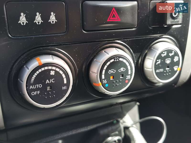 Внедорожник / Кроссовер Nissan X-Trail 2012 в Хмельницком
