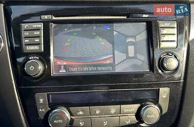 Внедорожник / Кроссовер Nissan X-Trail 2016 в 