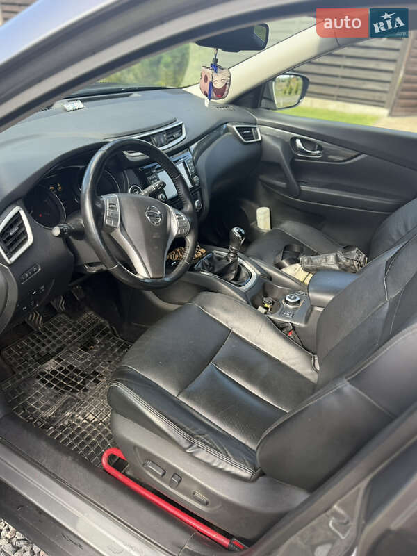 Позашляховик / Кросовер Nissan X-Trail 2016 в Вараші