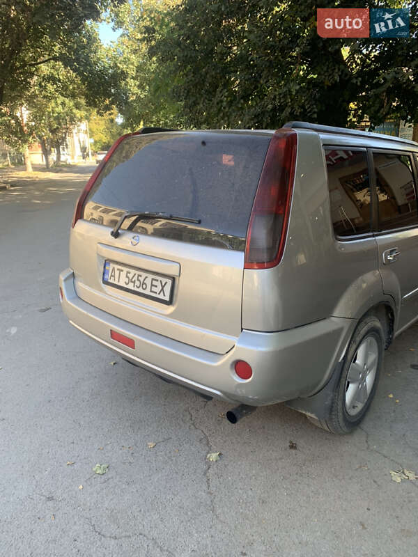Внедорожник / Кроссовер Nissan X-Trail 2004 в Каменец-Подольском