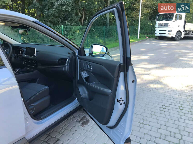 Позашляховик / Кросовер Nissan X-Trail 2024 в Києві