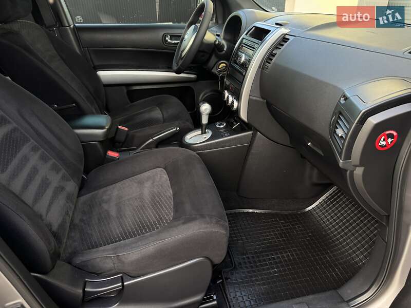 Позашляховик / Кросовер Nissan X-Trail 2010 в Стрию