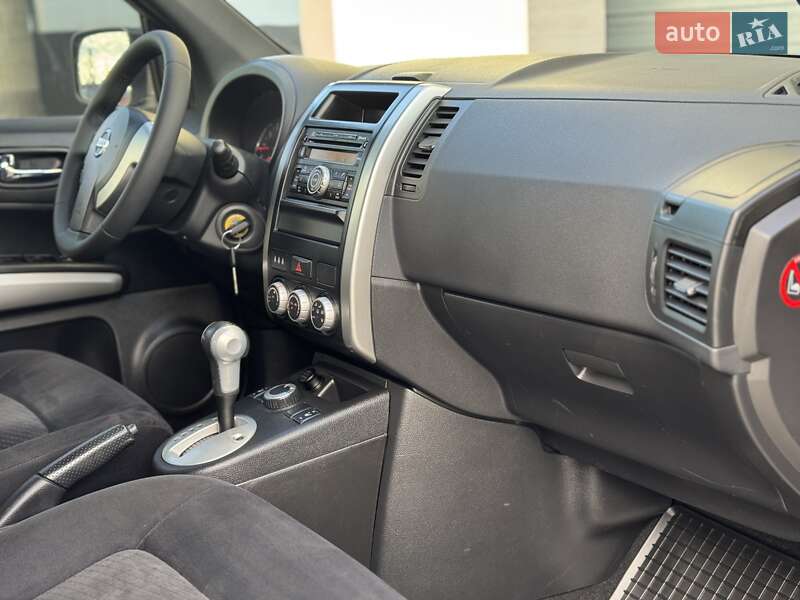 Позашляховик / Кросовер Nissan X-Trail 2010 в Стрию
