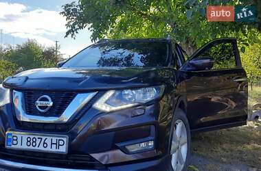 Внедорожник / Кроссовер Nissan X-Trail 2017 в Новой Водолаге