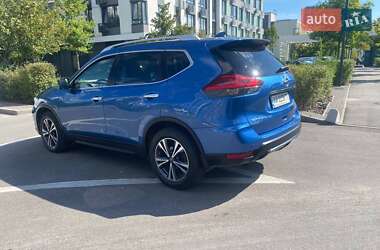 Внедорожник / Кроссовер Nissan X-Trail 2017 в 