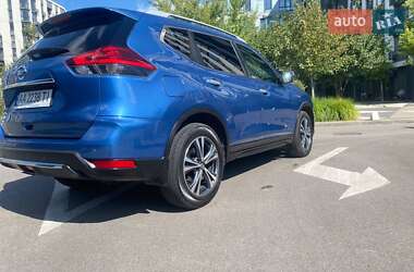 Внедорожник / Кроссовер Nissan X-Trail 2017 в 