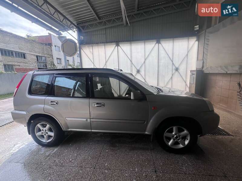 Позашляховик / Кросовер Nissan X-Trail 2003 в Сумах